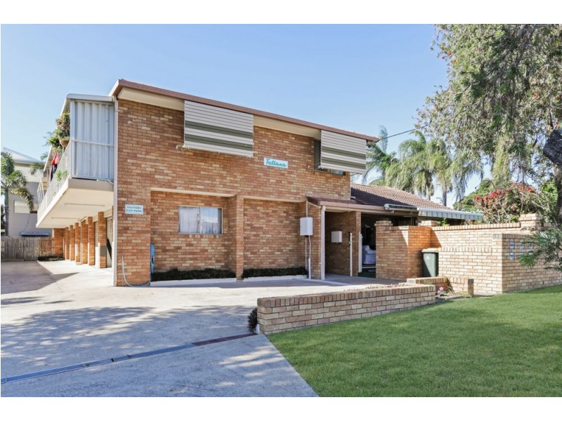 1/2A Landsborough Avenue, Scarborough QLD 4020