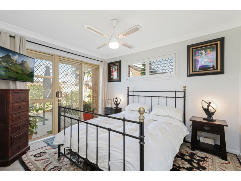 1/2A Landsborough Avenue, Scarborough QLD 4020