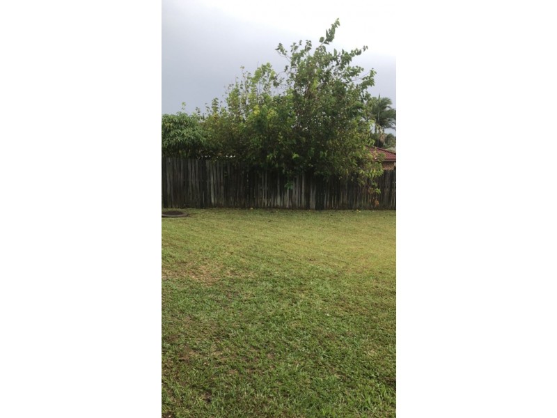 32 Smout Court, Sandstone Point QLD 4511