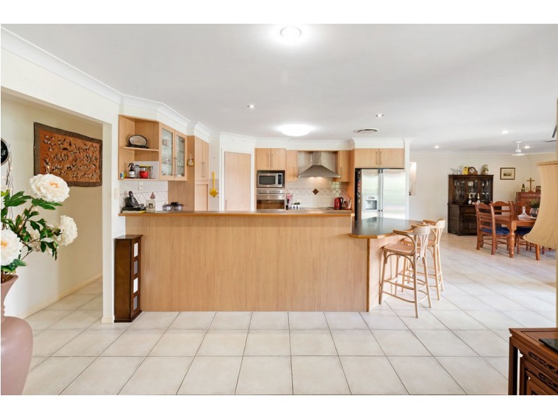 6 Barnowl Esplanade, Narangba QLD 4504