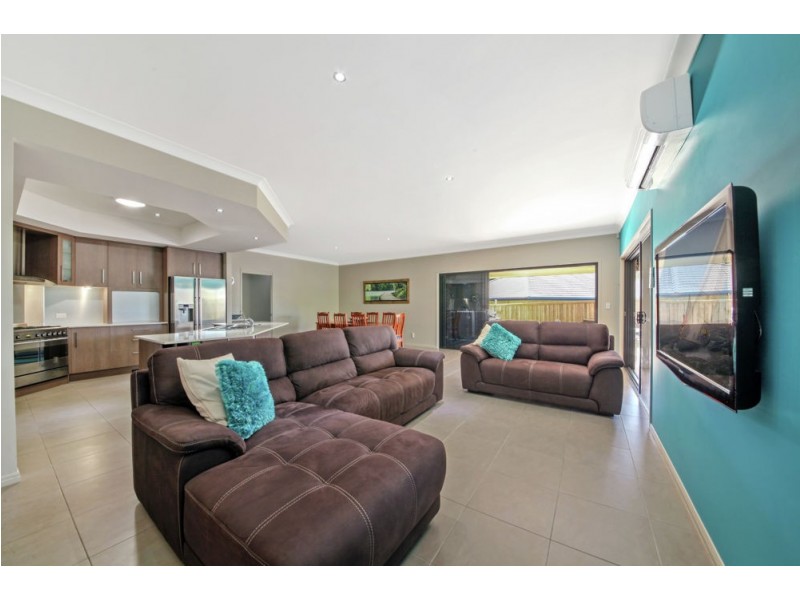 12 Spur Court, Narangba QLD 4504