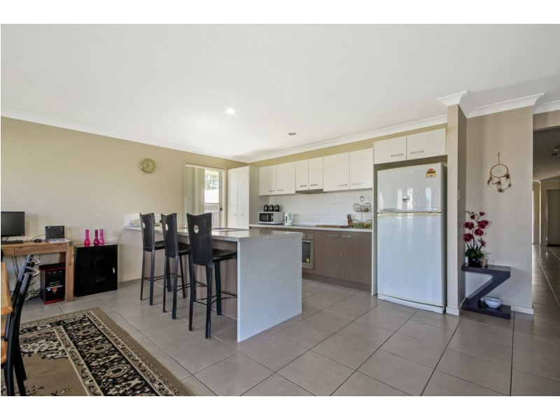 6 Feather Court, Morayfield QLD 4506
