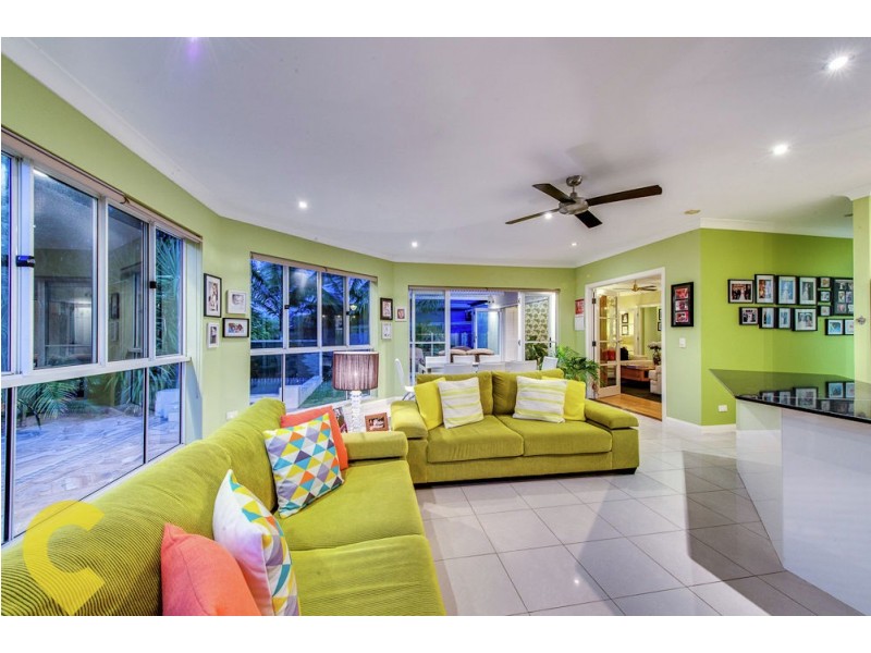 12 Woodswallow Place, Bellbowrie QLD 4070