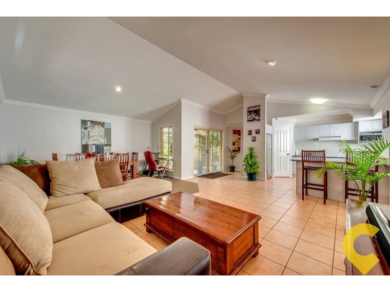 5 Maidenhair Court, Forest Lake QLD 4078