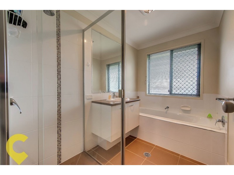 28 Fred Pham Crescent, Doolandella QLD 4077