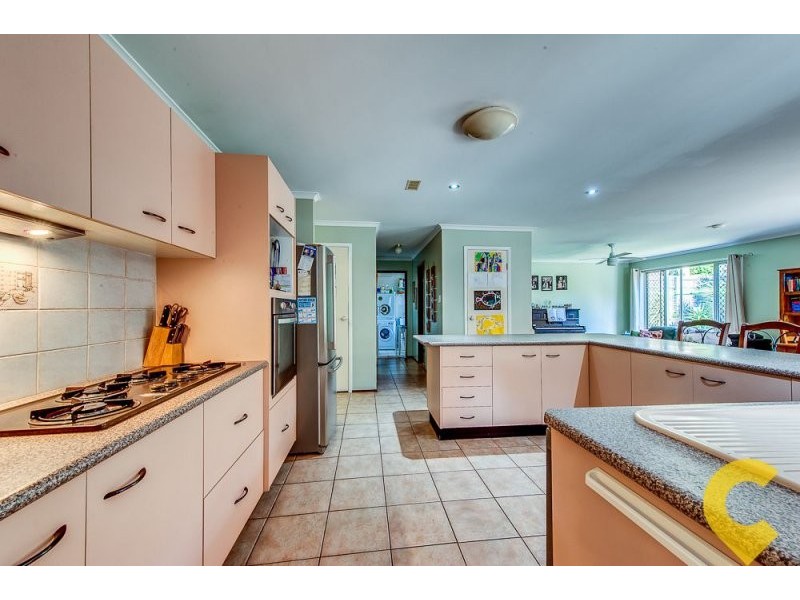 4 Minker Place, Forest Lake QLD 4078