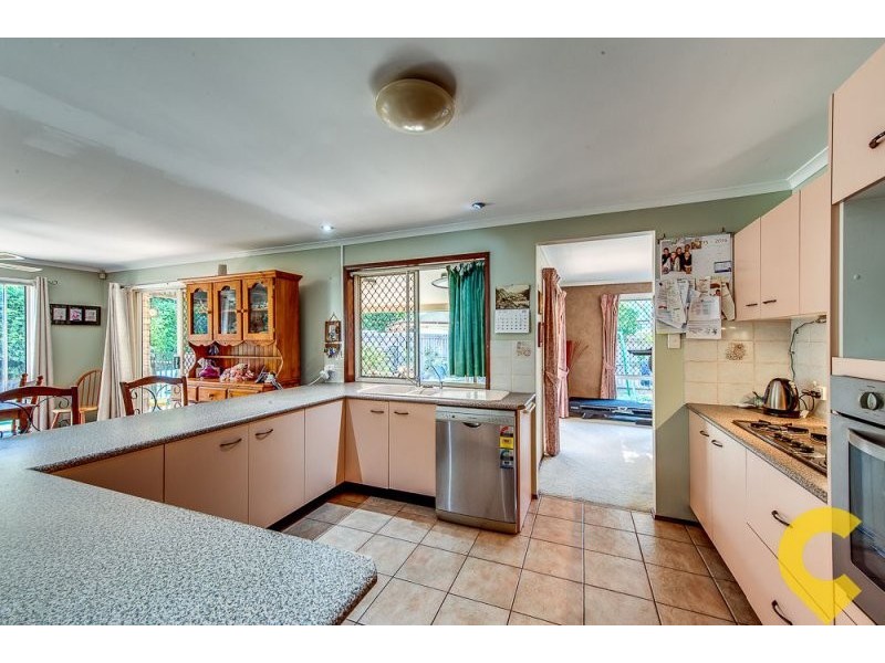 4 Minker Place, Forest Lake QLD 4078