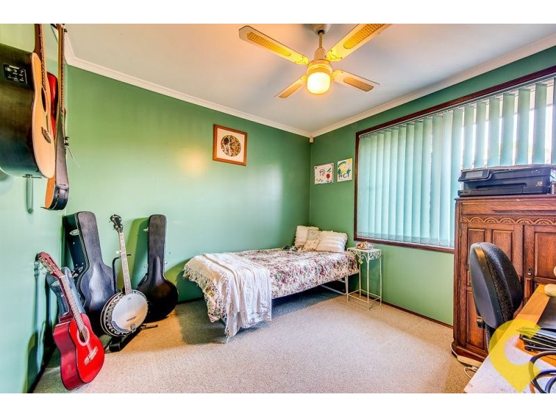 4 Minker Place, Forest Lake QLD 4078