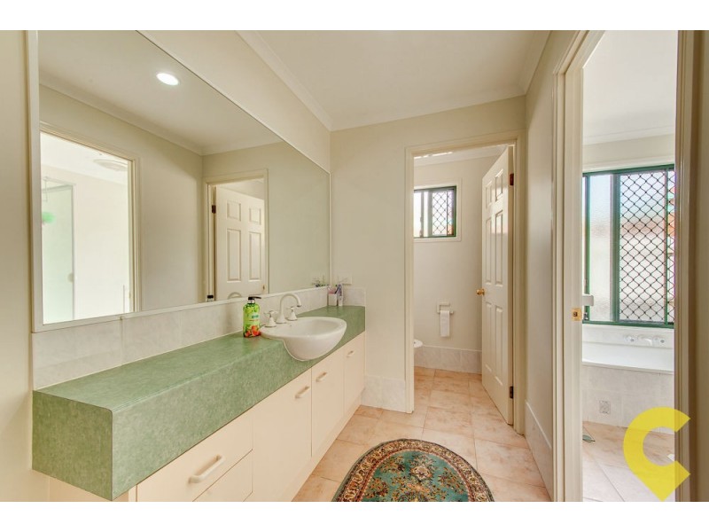 11 Chiswick Place, Forest Lake QLD 4078