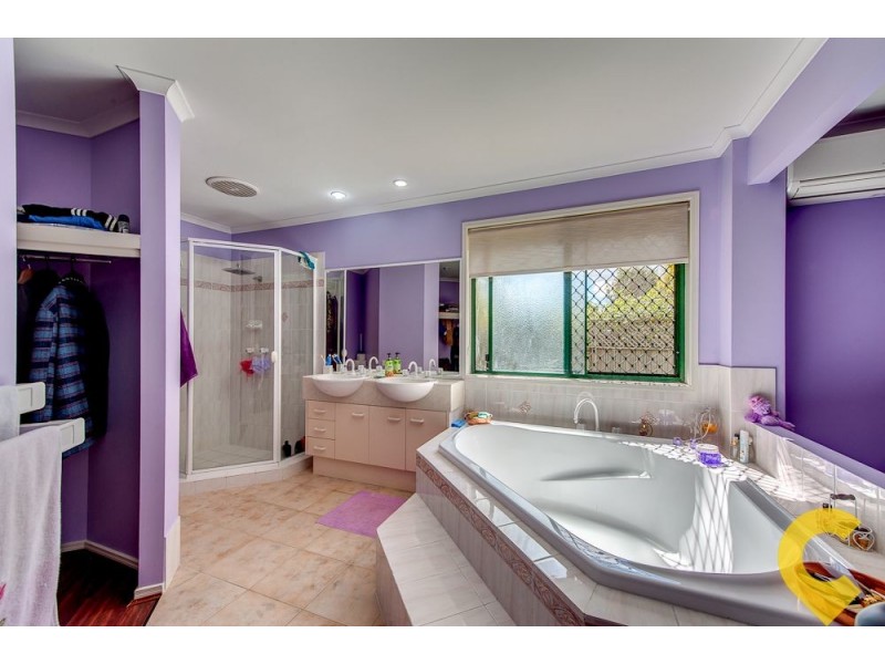 11 Chiswick Place, Forest Lake QLD 4078