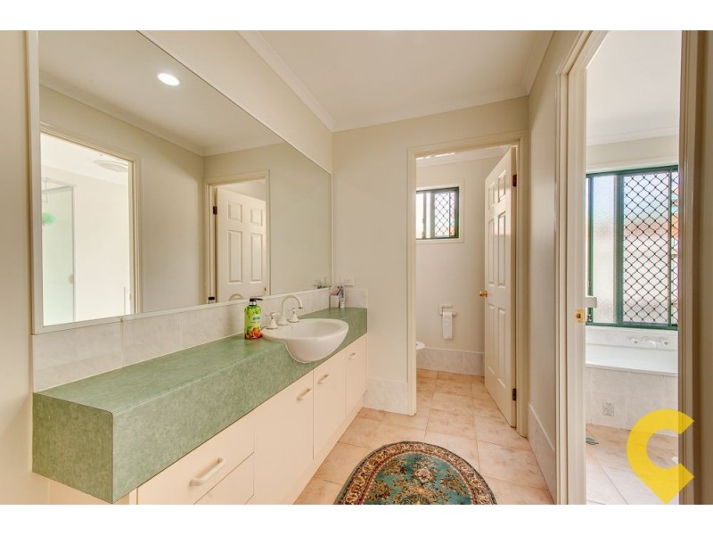 11 Chiswick Place, Forest Lake QLD 4078
