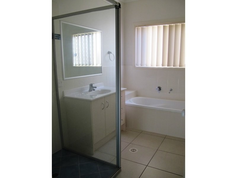 36 Gippsland Cct, Forest Lake QLD 4078