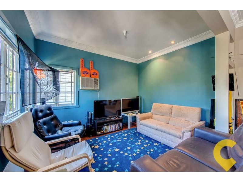 10 Newcross Street, Indooroopilly QLD 4068
