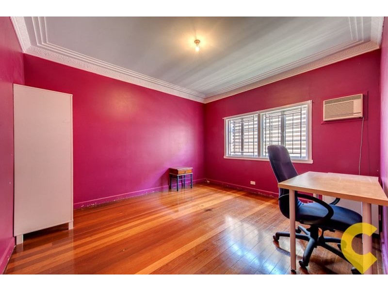 10 Newcross Street, Indooroopilly QLD 4068