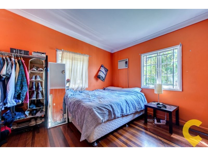 10 Newcross Street, Indooroopilly QLD 4068