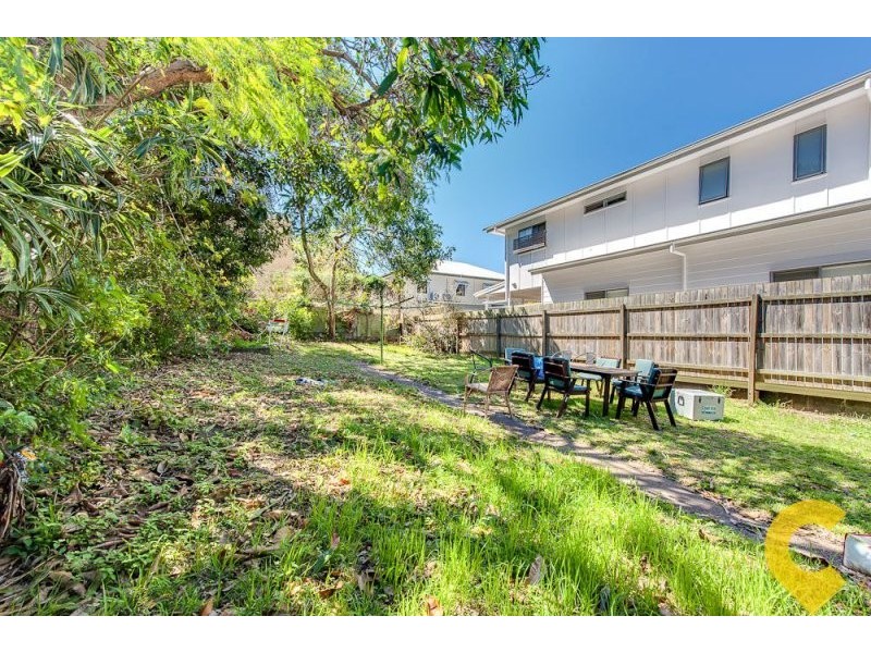 10 Newcross Street, Indooroopilly QLD 4068