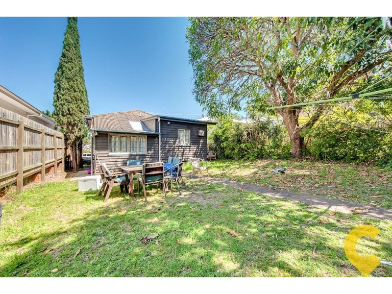 10 Newcross Street, Indooroopilly QLD 4068