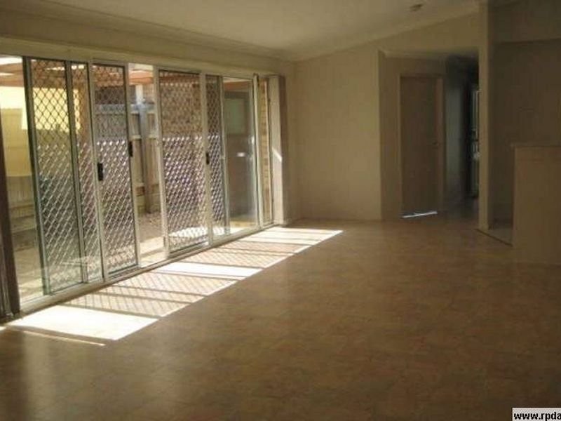 24 Heath Street, Forest Lake QLD 4078