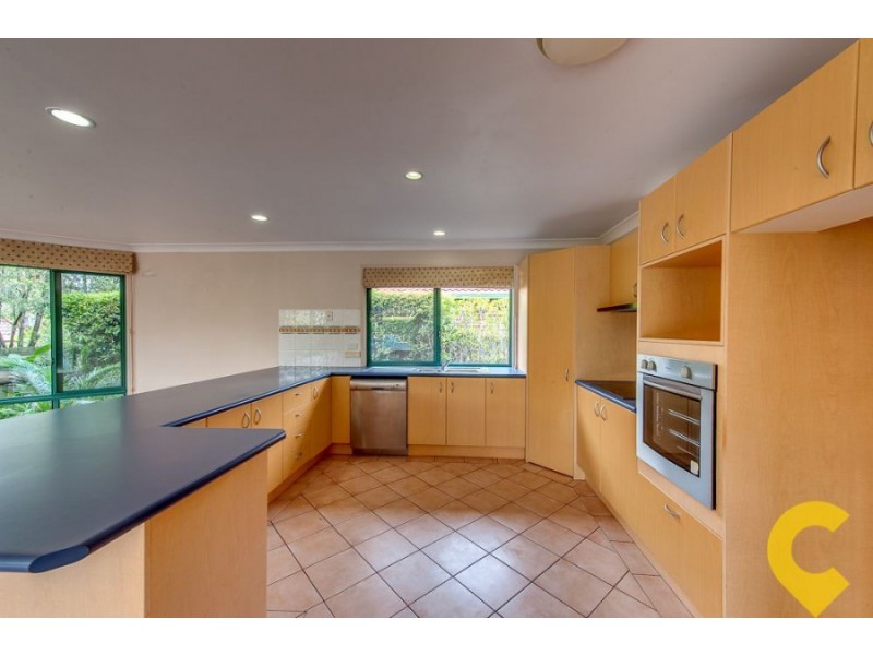 7 Lakeside Crescent, Forest Lake QLD 4078
