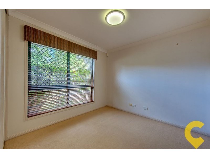 7 Lakeside Crescent, Forest Lake QLD 4078