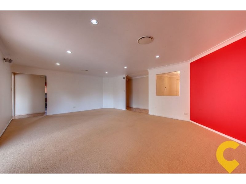7 Lakeside Crescent, Forest Lake QLD 4078