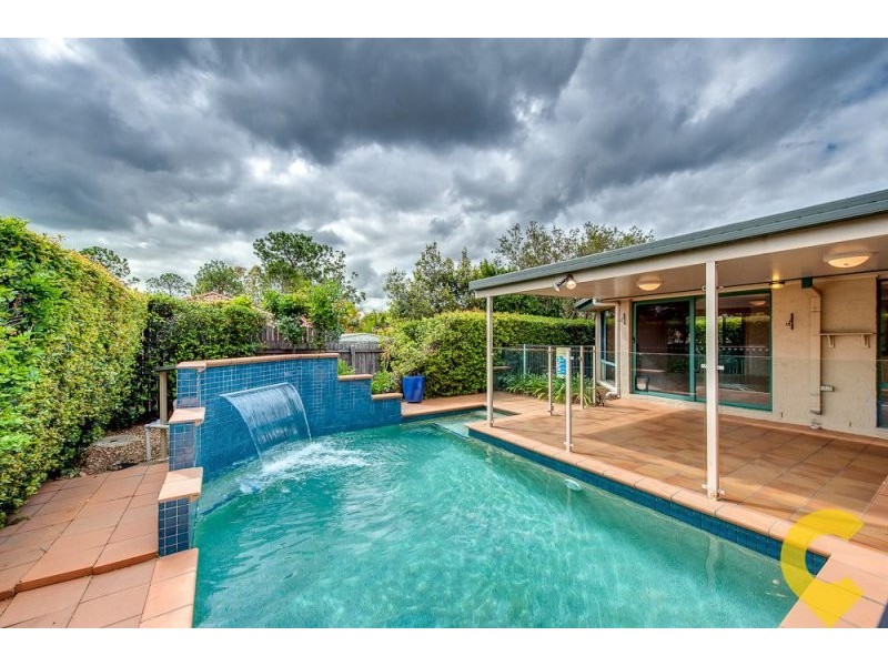 7 Lakeside Crescent, Forest Lake QLD 4078
