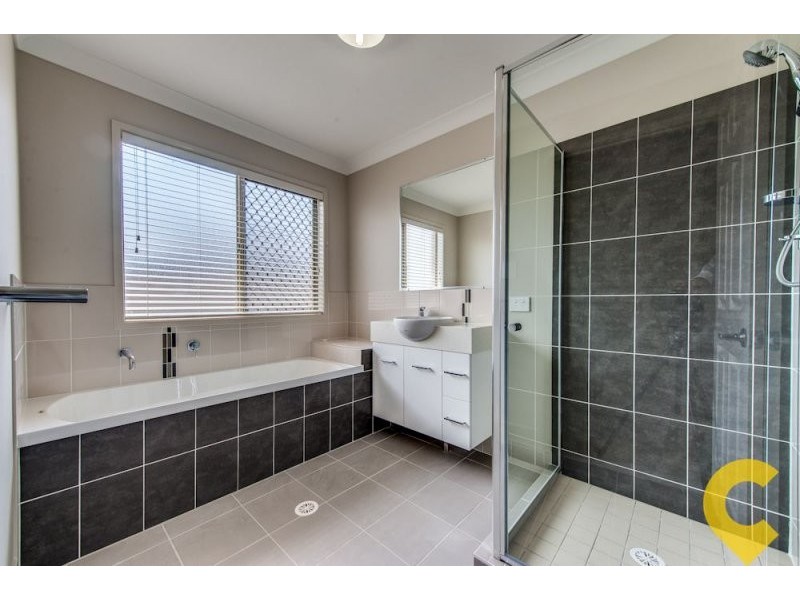 4a Prestwick St, Oxley QLD 4075