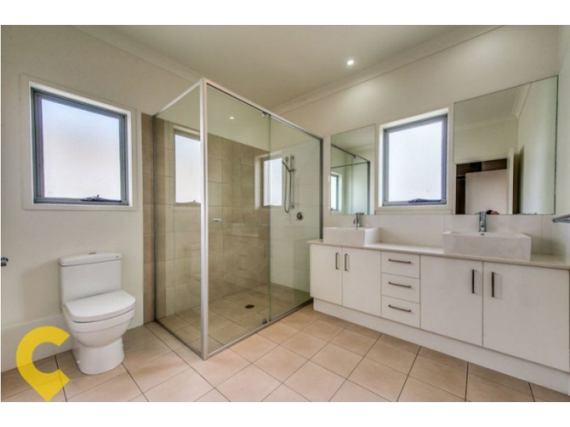 381 Verney Rd East, Graceville QLD 4075