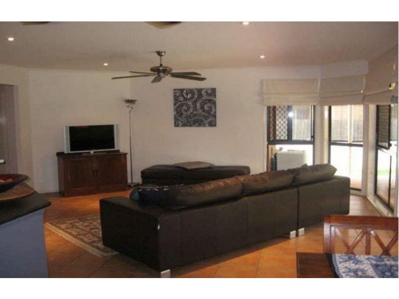 11 Chelsea Place, Forest Lake QLD 4078