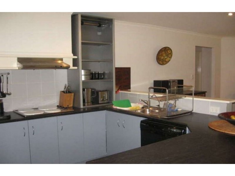 11 Chelsea Place, Forest Lake QLD 4078