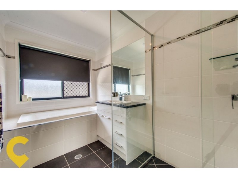 14 Spey Close, Deebing Heights QLD 4306