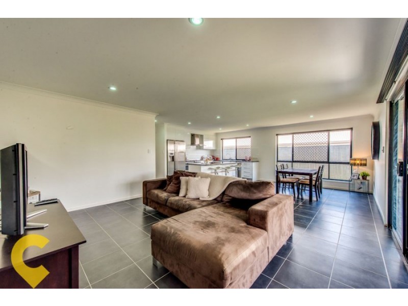 14 Spey Close, Deebing Heights QLD 4306