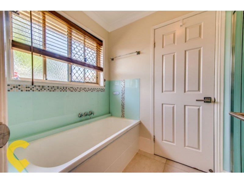 8 Glider Close, Doolandella QLD 4077