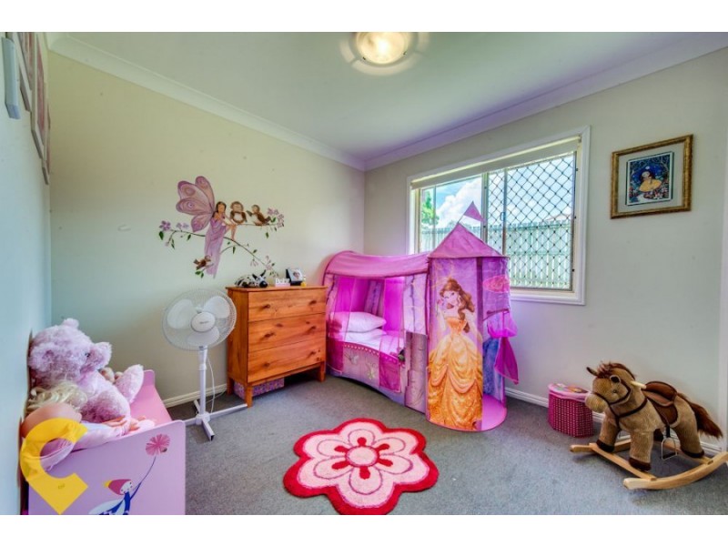 8 Glider Close, Doolandella QLD 4077