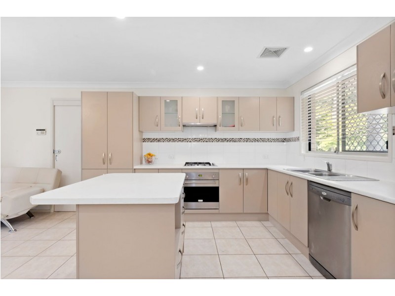 9 Pringle Place, Forest Lake QLD 4078