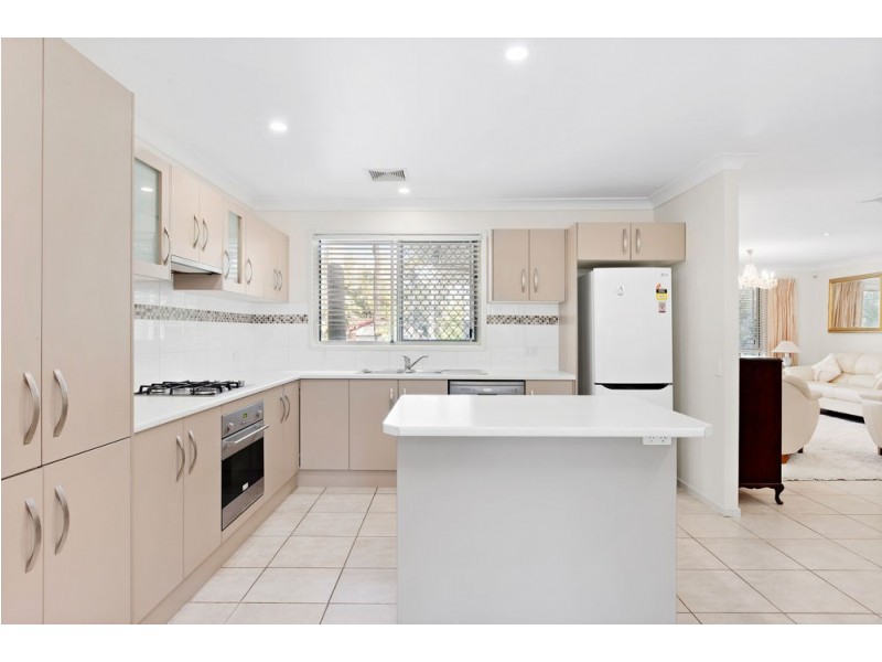 9 Pringle Place, Forest Lake QLD 4078