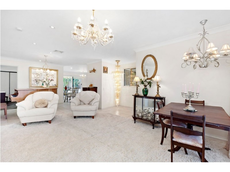 9 Pringle Place, Forest Lake QLD 4078