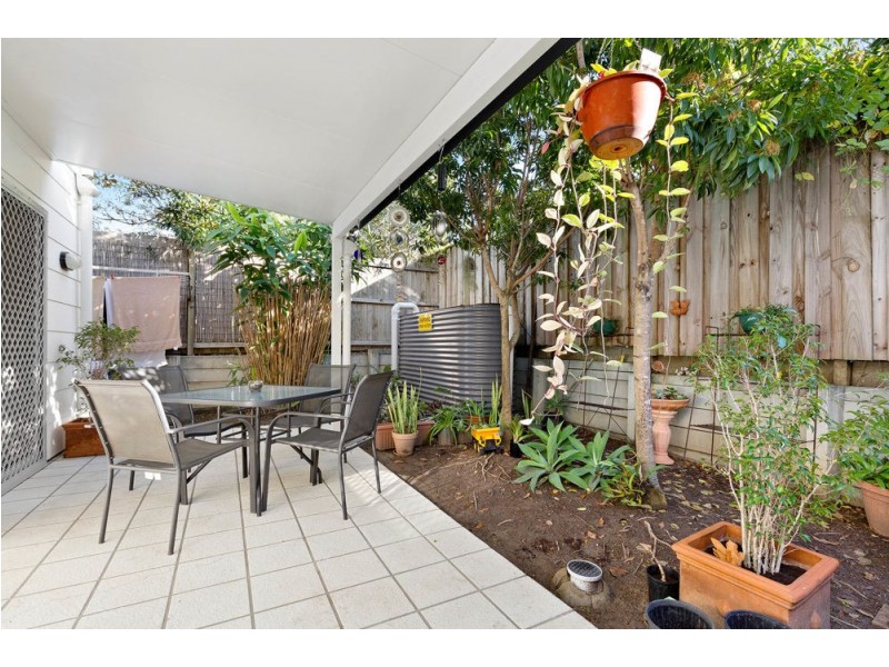 1/1 Emerald Drive, Regents Park QLD 4118