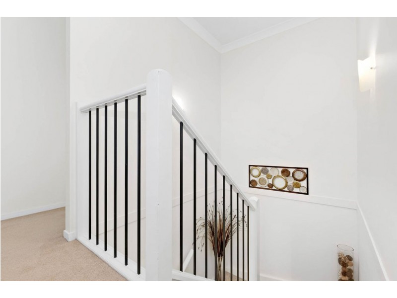 1/1 Emerald Drive, Regents Park QLD 4118