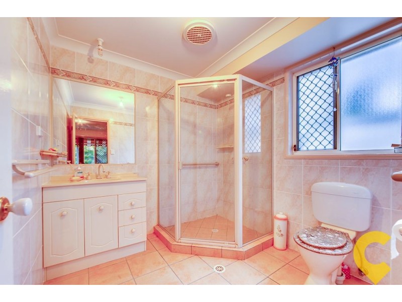 50 Hazlehead Pl., Oxley QLD 4075