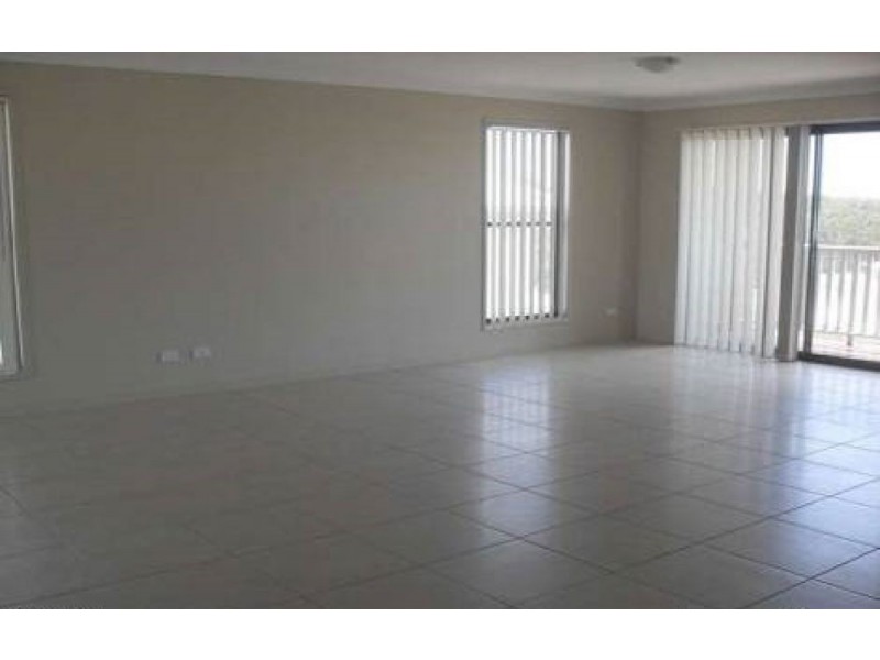 19 Yellowstone Way, Springfield Lakes QLD 4300