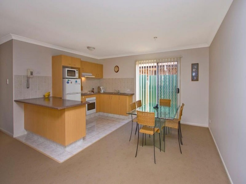 32 Columbus Place, Forest Lake QLD 4078