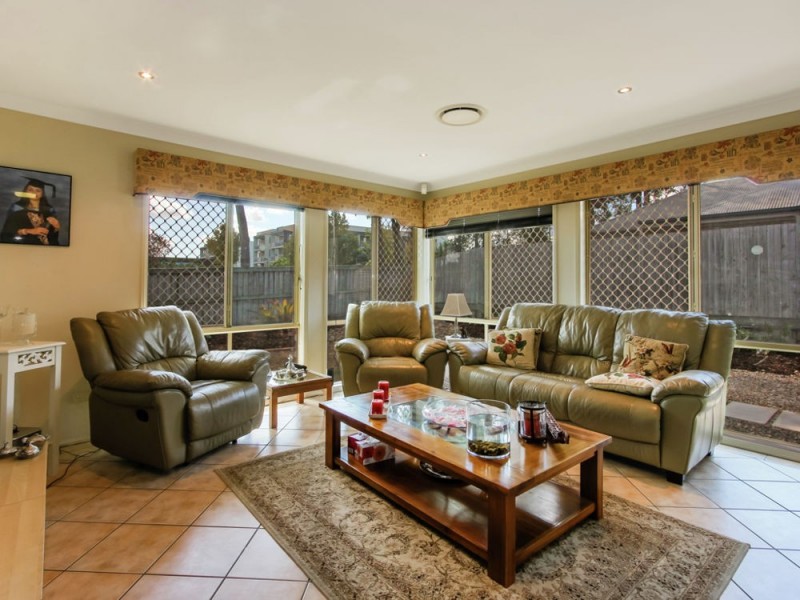 30 Balmoral Place, Forest Lake QLD 4078