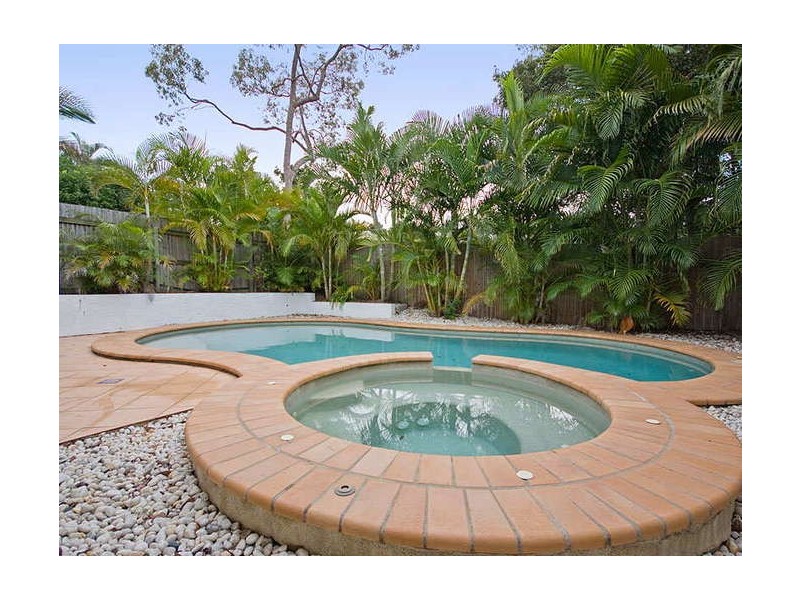 2 Blue Lake Court, Forest Lake QLD 4078