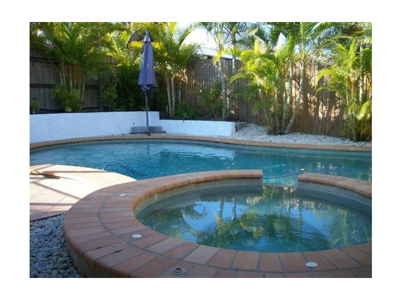 2 Blue Lake Court, Forest Lake QLD 4078