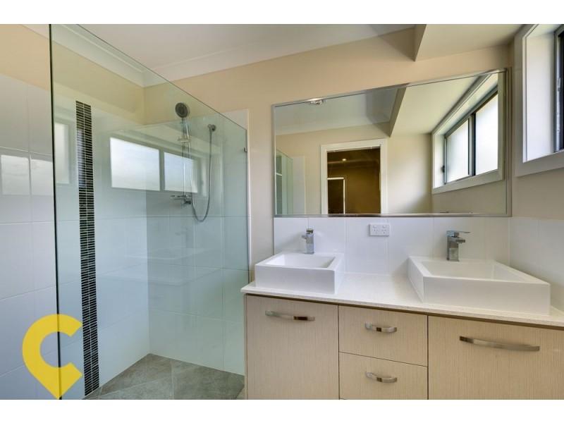 33 Foreshore Drive, Springfield Lakes QLD 4300