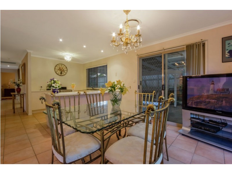 25 Elderslie Place, Forest Lake QLD 4078