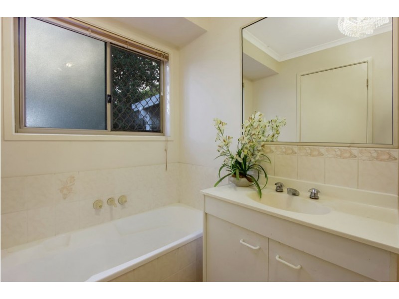 25 Elderslie Place, Forest Lake QLD 4078