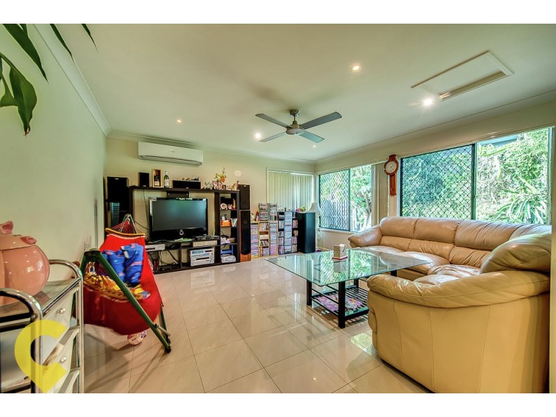 1 Warrumbungle Street, Forest Lake QLD 4078