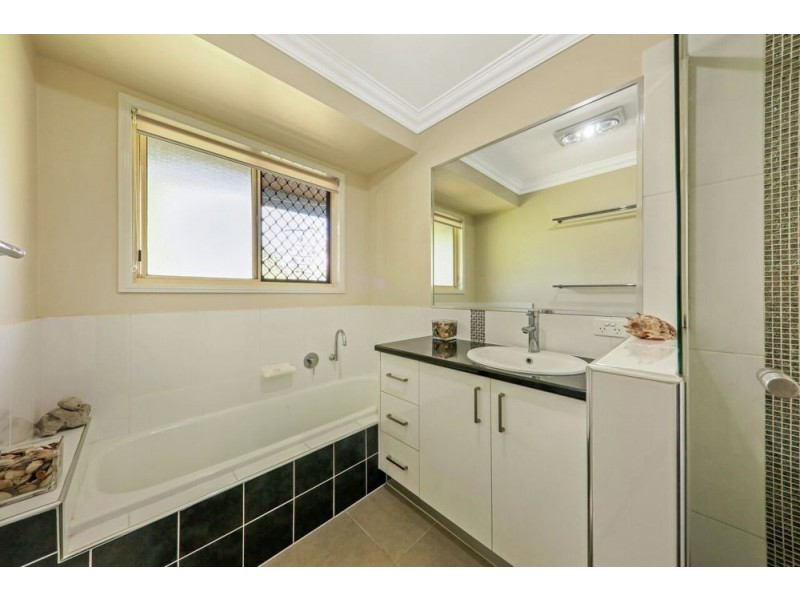 7 Yarra Court, Karalee QLD 4306